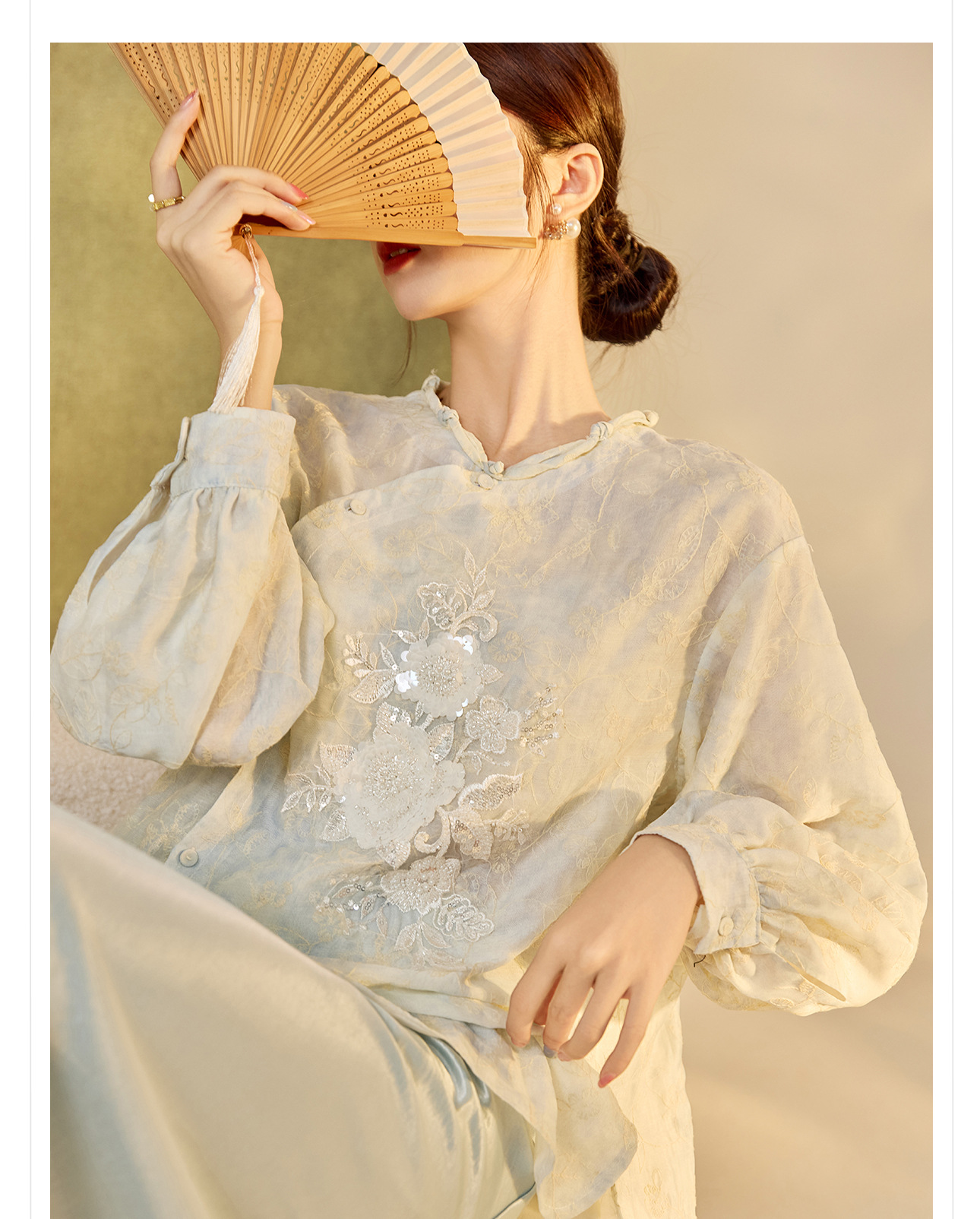 Áo sơ mi thêu phong cách retro đầu thu 2026, cổ chéo nghệ thuật, phong cách Tân Trung Hoa — màu xanh nhạt chi tiết 6