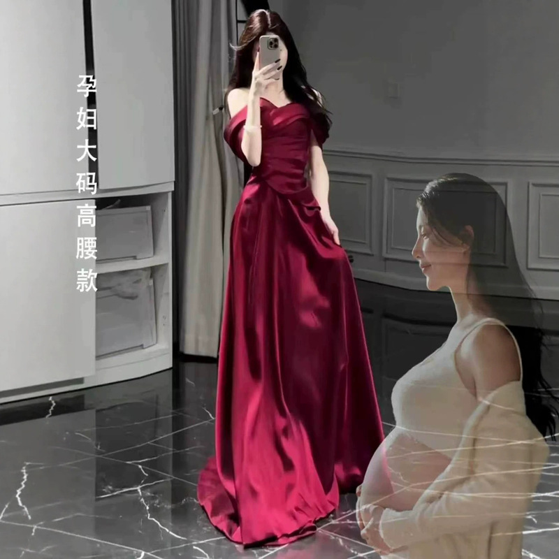 Burgundy off-shoulder maternity dress for wedding receptions, satin high-waisted belly-covering gown, plus-size bridal engagement evening dress Burgundy off-shoulder maternity dress for wedding receptions, satin high-waisted belly-covering gown, plus-size bridal engagement evening dress