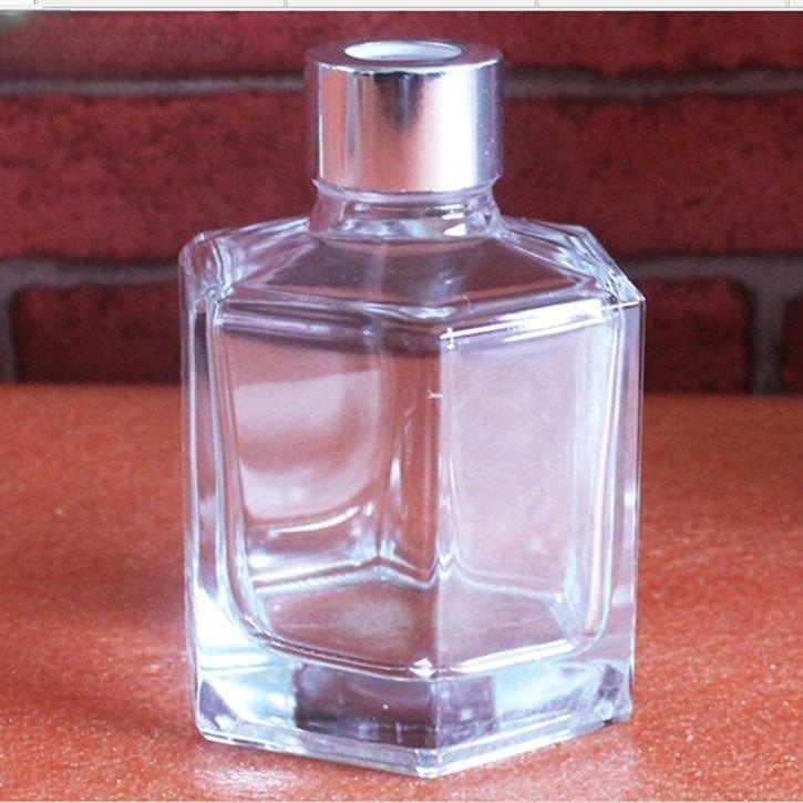 厂家供应六棱玻璃香薰瓶，厚底晶白料半自动六面玻璃香薰瓶