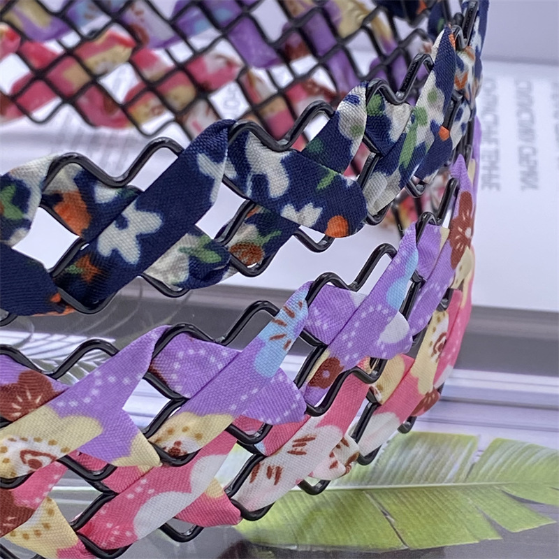 Diadema de moda japonés y coreano hueco tejido a mano Alambre de hierro diadema simple lavado de cara fresca horquilla de borde ancho horquilla