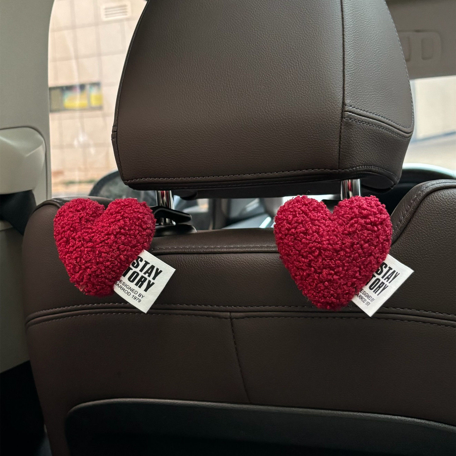 Coche felpa amor asiento de coche trasero gancho lindo asiento de coche trasero almacenamiento multifuncional suministros de coche