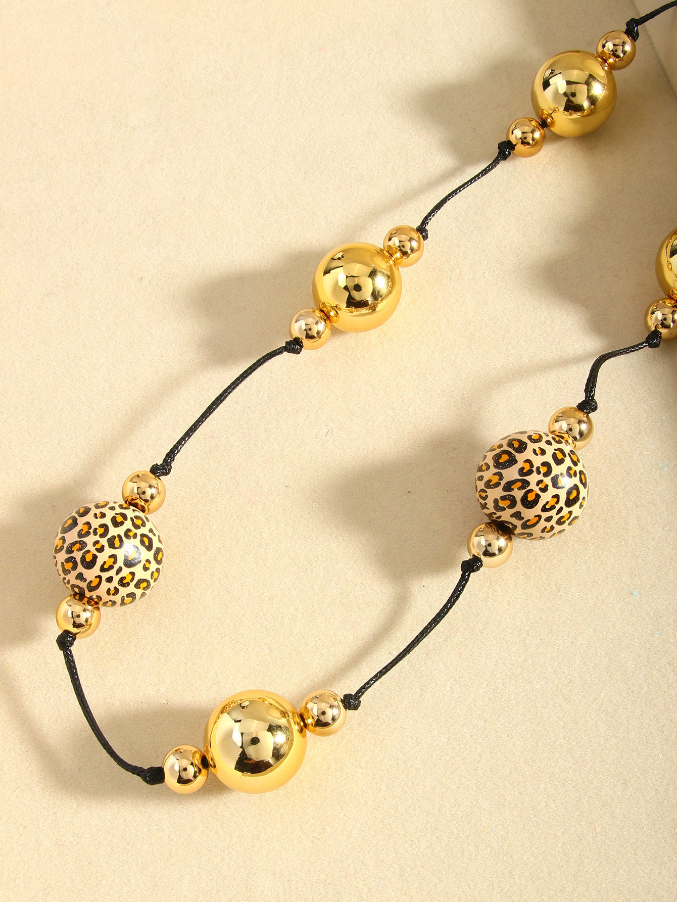 1 Piece Quantity Retro Leopard Wood Metal  Pendant Necklaces Wholesale