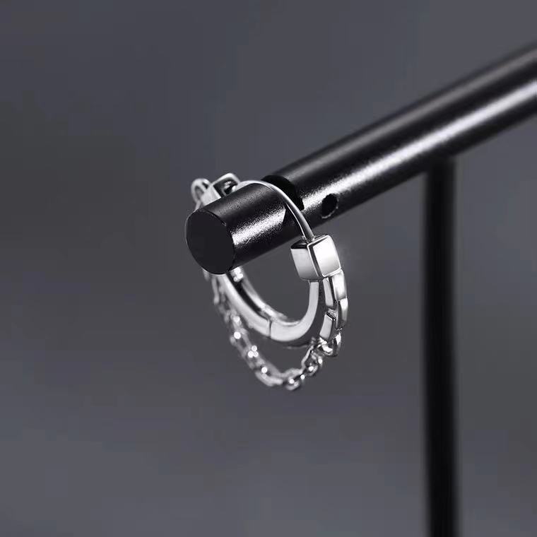 2023 pendientes de alto grado INS de los hombres pendientes de moda personalidad sola oreja hebilla diseño sentido nicho pendientes de los hombres