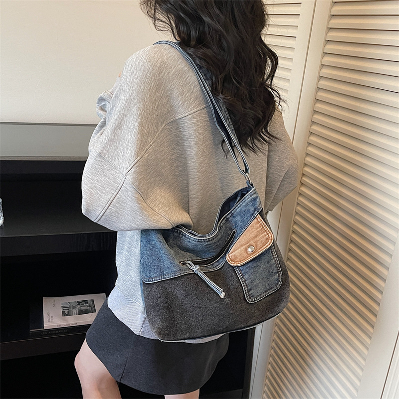 Denim Bag for Women 2026 New Niche Design Color-Blocking Single Shoulder Crossbody Bag Large Capacity Commuter Tote Bag Denim Bag for Women 2026 New Niche Design Color-Blocking Single Shoulder Crossbody Bag Large Capacity Commuter Tote Bag