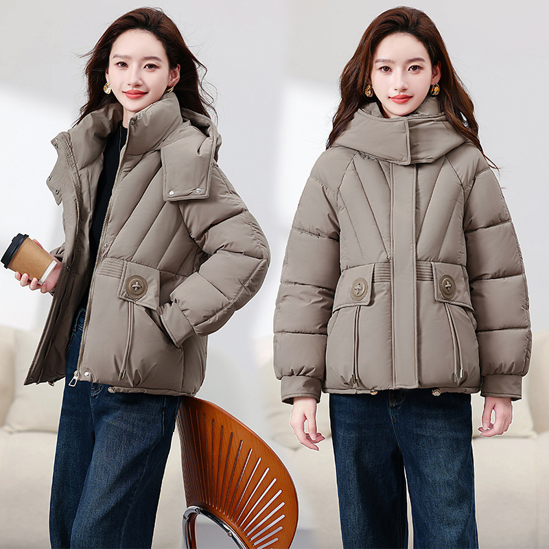 2025 ropa de algodón de pluma de invierno corto de nuevo estilo coreano ropa de mujer casual pan con capuchón abrigo de mujer al por mayor
