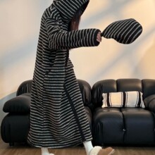 韩版黑白条纹珊瑚绒睡衣女秋冬季新款2025加厚连帽睡袍家居服睡裙