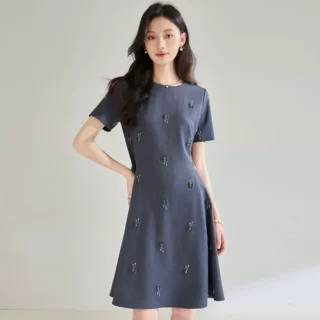法式灰色刺绣钉珠收腰显瘦气质短袖连衣裙25011