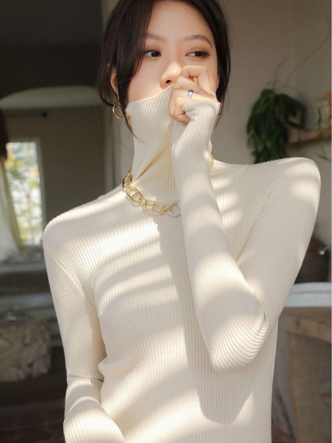 Base body-friendly autumn demi-season black long-sleeve