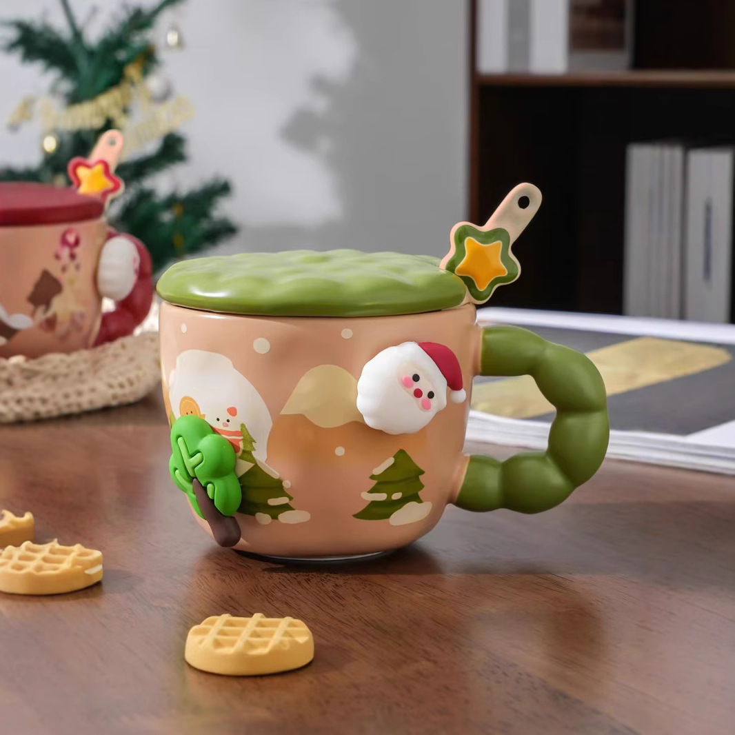 Personalidad creativa de dibujos animados DIY tazas de Navidad con cubierta de cuchara taza de cerámica retrógrada taza de café de alto valor