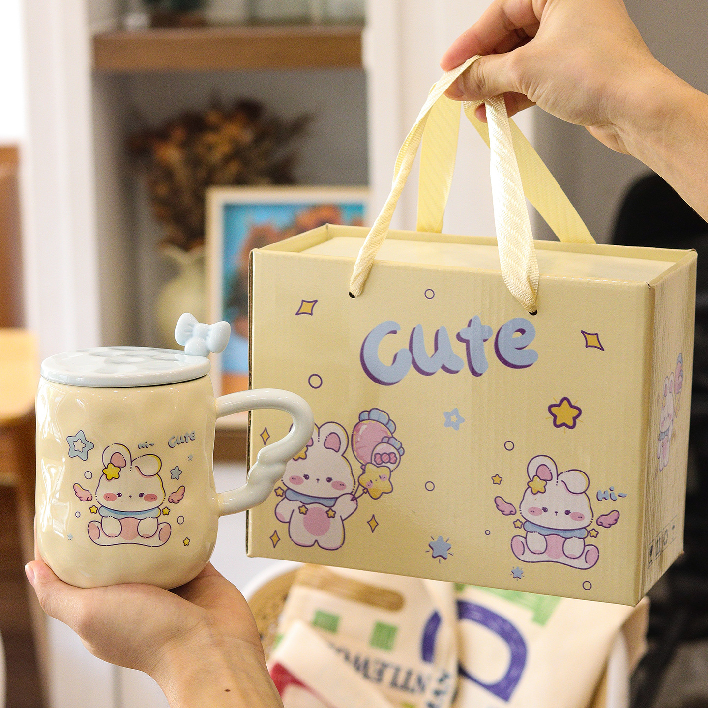 Conjuntos de tazas de cerámica de conejo mágico de alto valor con caja de regalo, tazas de marca con tapa + cucharada de taza de agua, taza de regalo