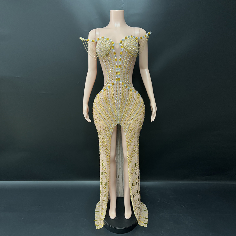 Luxurious and high-end original design, gold-plated, sparkling sequin embellished, strapless mermaid evening gown for galas, fashion shows, beauty pageants, and award ceremonies Luxurious and high-end original design, gold-plated, sparkling sequin embellished, strapless mermaid evening gown for galas, fashion shows, beauty pageants, and award ceremonies