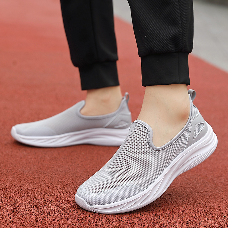 2024 zapatos de malla de tamaño grande hueco para hombres 45 zapatos de malla de verano 46 zapatos de malla suave engordados para hombres