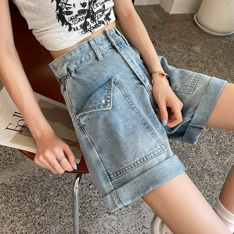 Ice Blue 4-Point Rolled Hem Denim Shorts Summer Thin Style 2025 New High-Waisted Cuffed Pocket Design Loose Wide-Leg Mid-Length Shorts