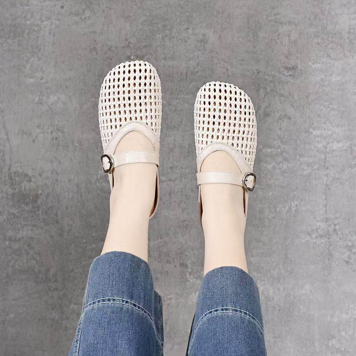 Dép sandal nữ da thật mũi tròn đan rỗng gót thấp chống trượt — màu be