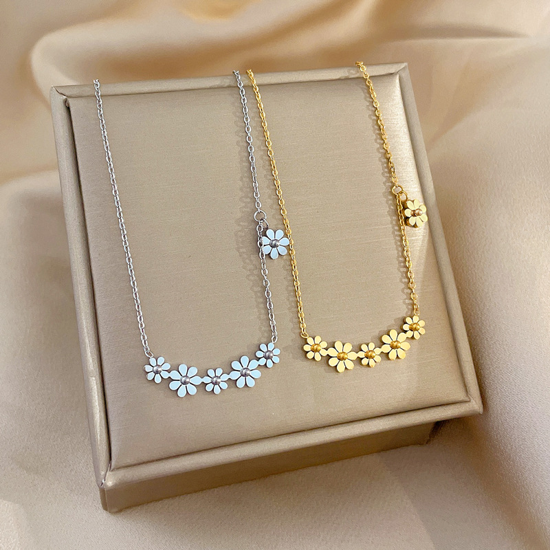 Fashion Flower Titanium Steel Plating Necklace 1 Piece