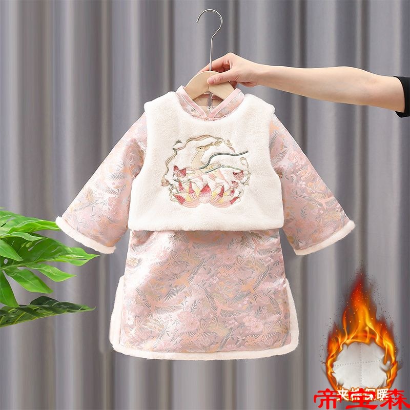 The age of full dress Female baby winter children Tang costume Caught Week girl Chinese style Happy New Year Nubao Chinese New Year thickening