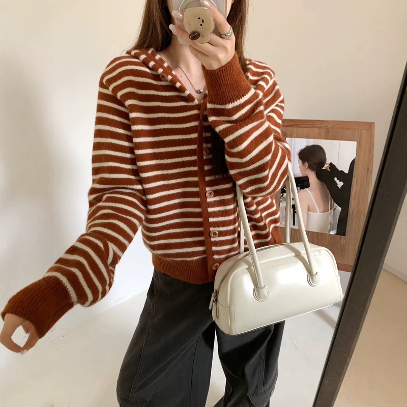 2026 New Autumn/Winter Striped Hooded Knit Sweater for Women, Slim Fit, Casual, Versatile, Short Long-Sleeve Cardigan Top 2026 New Autumn/Winter Striped Hooded Knit Sweater for Women, Slim Fit, Casual, Versatile, Short Long-Sleeve Cardigan Top