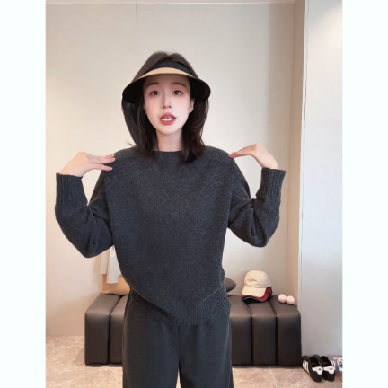 Linx's Same Style as Bo Wei's Seamless One-Piece 100% Merino Wool Knit Sweater, Solid Color Top, Loose Base Layer, Lazy Style