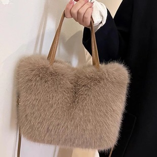 Furry Handbag Women's Bag 2024 New Autumn and Winter Niche Super Soft Furry Crossbody Shoulder Bag Plush