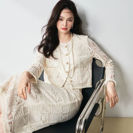 连衣裙;其他短外套;女式毛呢外套