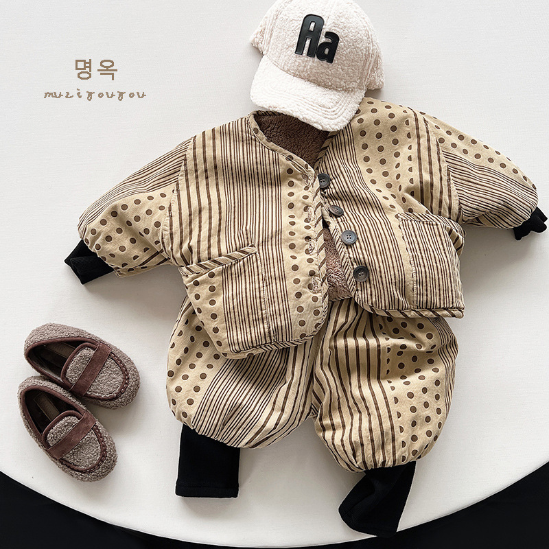 Niños Corea del Sur ropa para niños abrigo engrosado 2024 invierno niños y niñas estilo coreano japonés personalizado todo fósforo abrigo de algodón para bebés