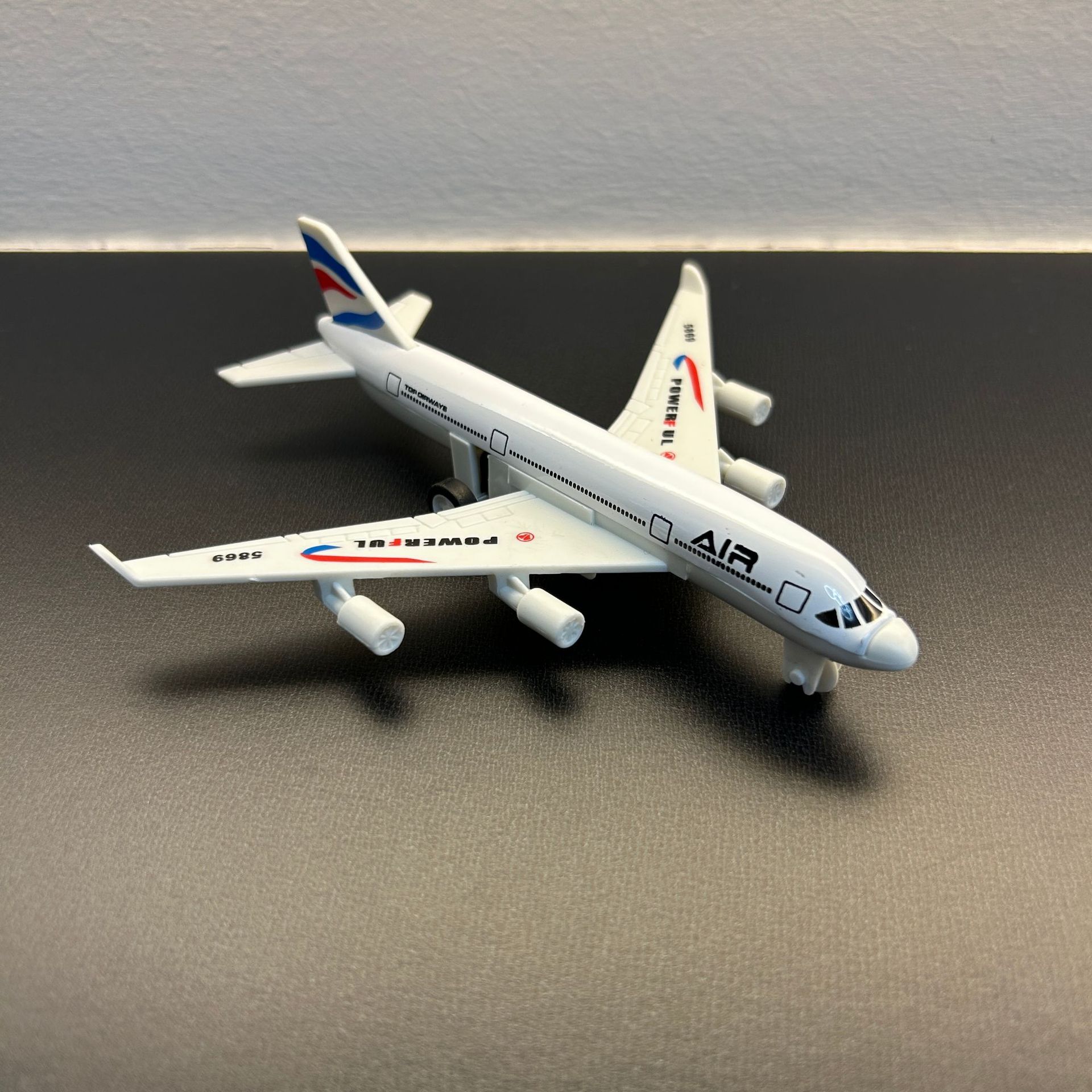 Avión de aleación transfronteriza modelo de aviación simulador de avión de pasajeros autobús aéreo de regreso de avión de pasajeros colecciona juguetes regalos para niños