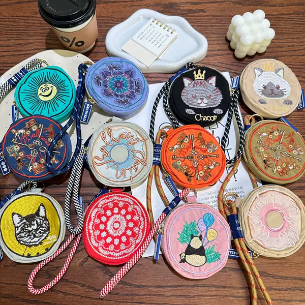 Japanese-style cute round coin keychain bag for women, embroidered nylon versatile casual storage bag for lipstick and earphones
