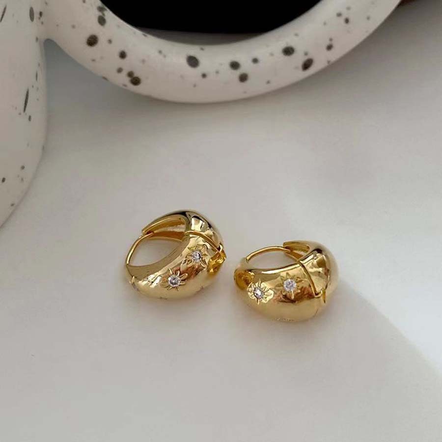 Pendientes de Estrella de Ocho Puntas Vintage de Alta Gama Estilo Francés, Pendientes de Circonita Súper Brillantes con Estrella y Luna, Pendientes Versátiles de Lujo Ligero.