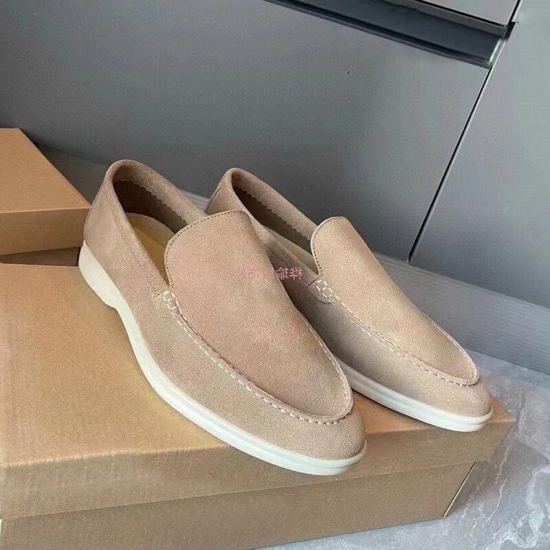 New model men's slip-on loafers for cross-border e-commerce, casual and lightweight for everyday wear, in orange and silver gray New model men's slip-on loafers for cross-border e-commerce, casual and lightweight for everyday wear, in orange and silver gray