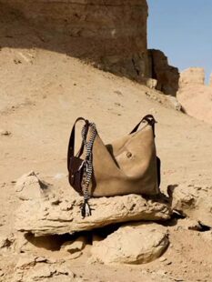 [Same style as Jiang Qiming] So Yamashita has a travel hobo bag with a large capacity and a cross-body computer