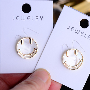 Korean style fashionable cute smiley face shell small brooch creative personality men and women small pin creative personality ins accessories