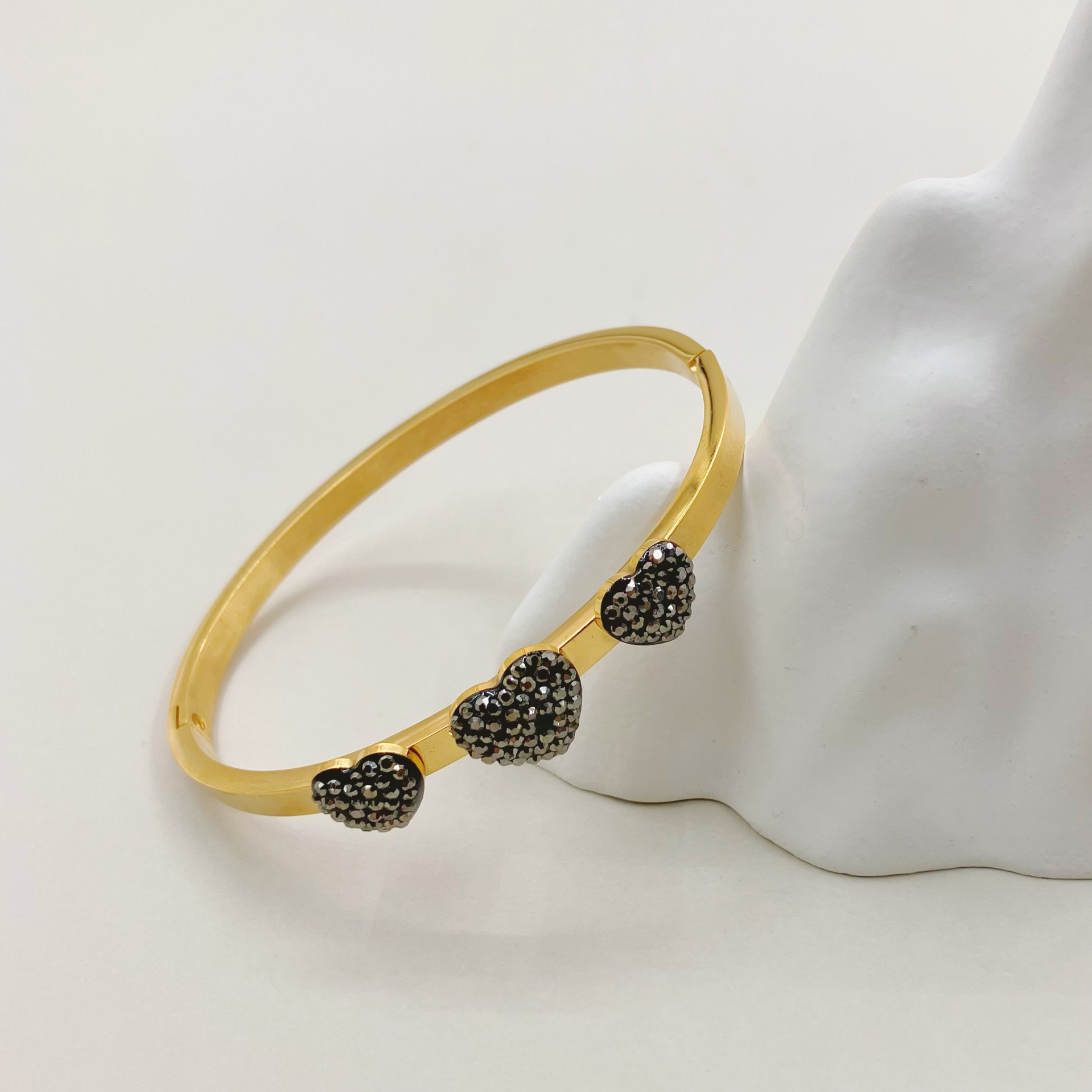 Fashion Heart Shape Stainless Steel Bangle 1 Piece