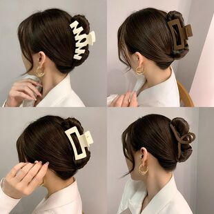 һ�����lĥɰ�̿�ɫ���~�A�߼���Ů�P�lץ�A�ļ��¿�lؔ����l