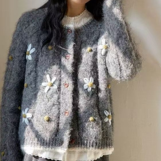 韩系立体钩花开衫毛衣女秋冬2025新款法式复古高级感温柔风针织衫|undefined