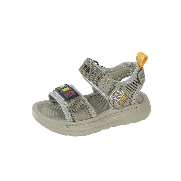 fashionable children's sandals