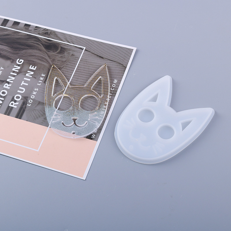 Yixing products diy epoxy mold mirror cat shape defense keychain pendant silicone mold