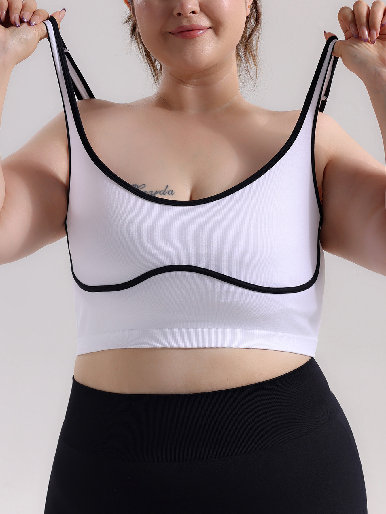 Chaleco deportivo trasero de belleza sin anillo de acero de gran tamaño de color contrastante para mujer, chaleco de yoga deportivo de recolección a prueba de golpes y a prueba de golpes