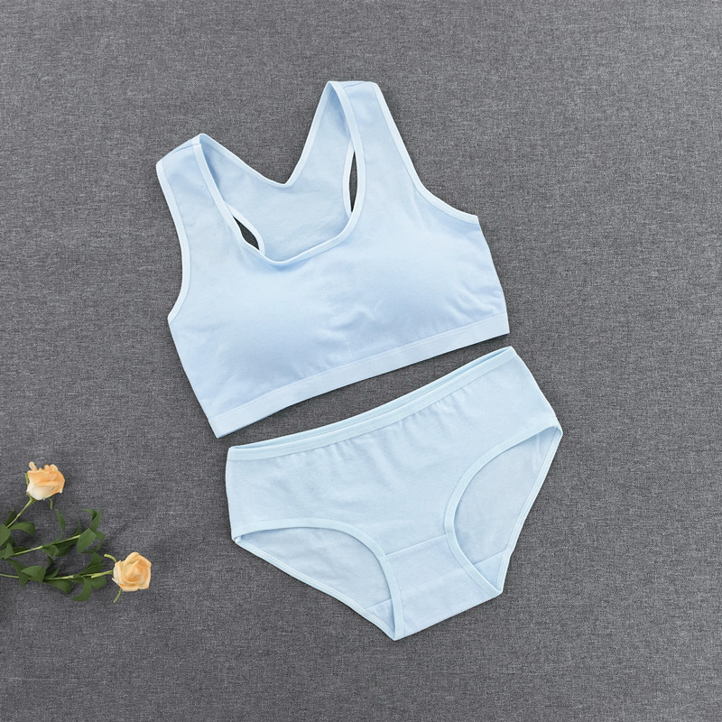 002 traje azul de espalda