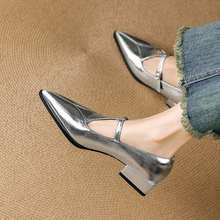 法式复古尖头女鞋2025新款丁字扣带真皮拼接通勤百搭低跟浅口单鞋