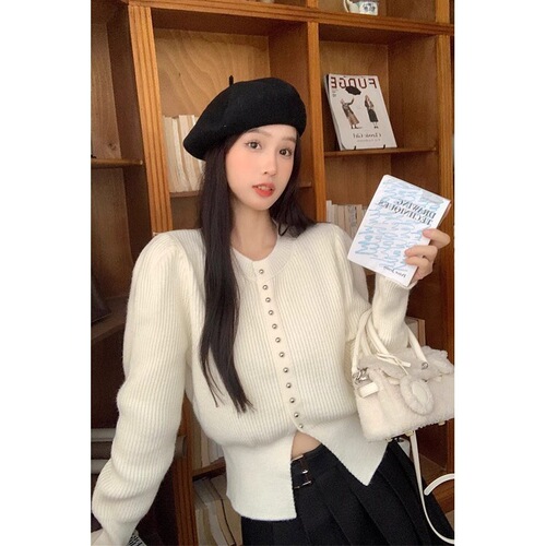 Korean style lazy single-breasted long-sleeved sweater women's autumn new fashionable loose design round-neck short cardigan