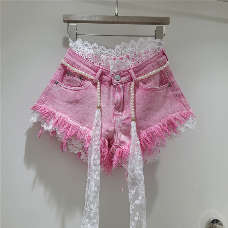Shorts de Mezclilla con Encaje Calado, Bordes Deshilachados y Cinturón de Perlas para Verano