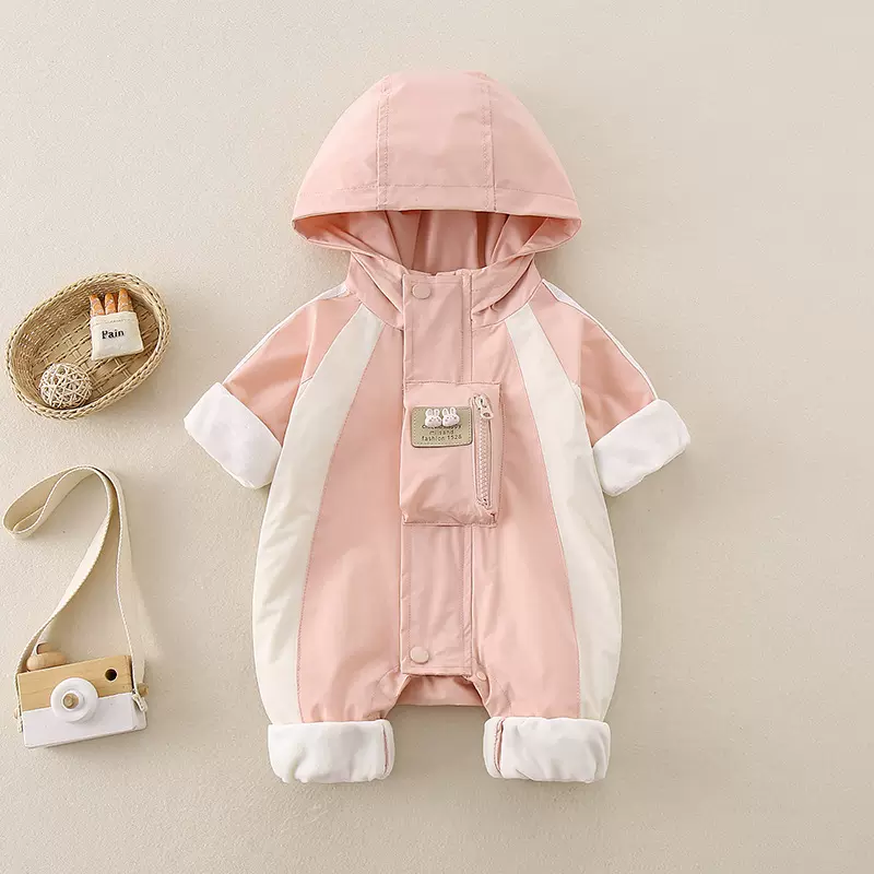 婴儿衣服秋装女宝宝连体衣婴幼儿帅气外出服小月龄连帽冲锋衣加绒