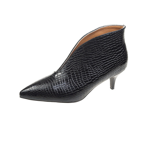 Women's Retro Black Slip-on Pointed-toe Heels with Fine Heels, Fashionable Women's Shoes, Bare Boots for Spring and Autumn Large Sizes