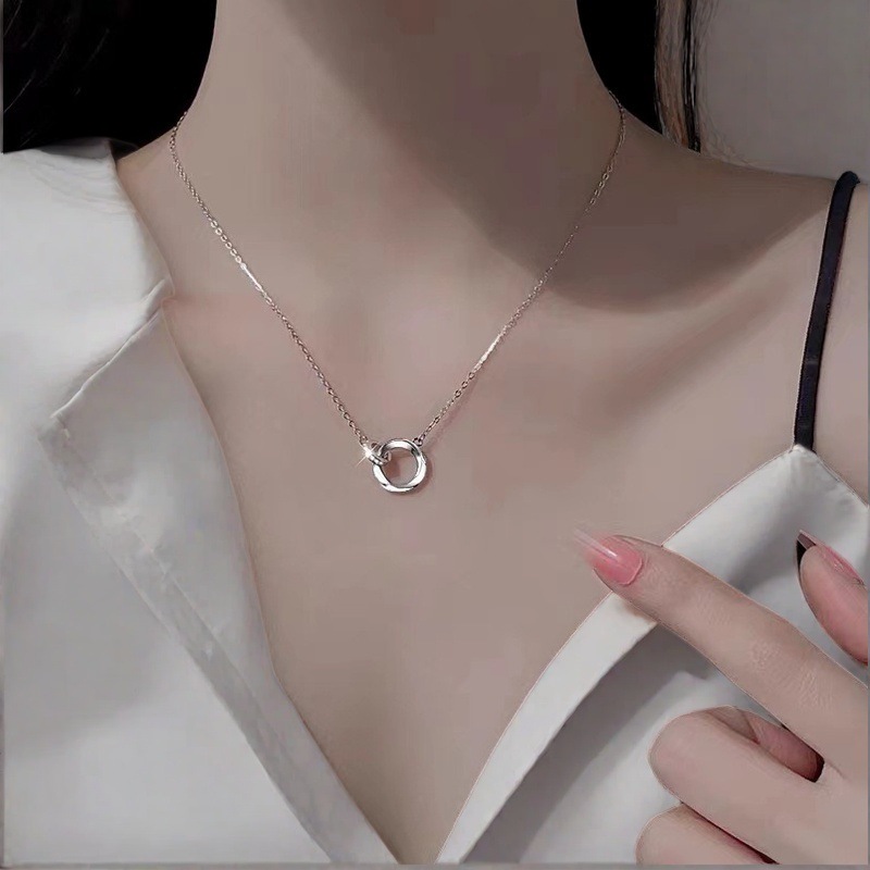 Titanium Steel Non-Fading Möbius Strip Couple Necklace For Men And Women, High-End Luxury Fashion Collarbone Chain Jewelry_voghion.com