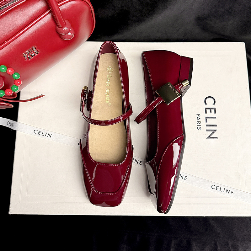 2025 primavera nueva cabeza cuadrada zapatos marizhen de mujer francesa una correa de noche suave zapatos de tacón rojo grueso para mujeres
