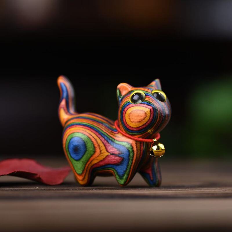 虹の木の彫刻のかわいい猫の手の件の虹の首をかしげる子猫のミニのデスクトップの置物の工芸品の家庭のアイデア|undefined