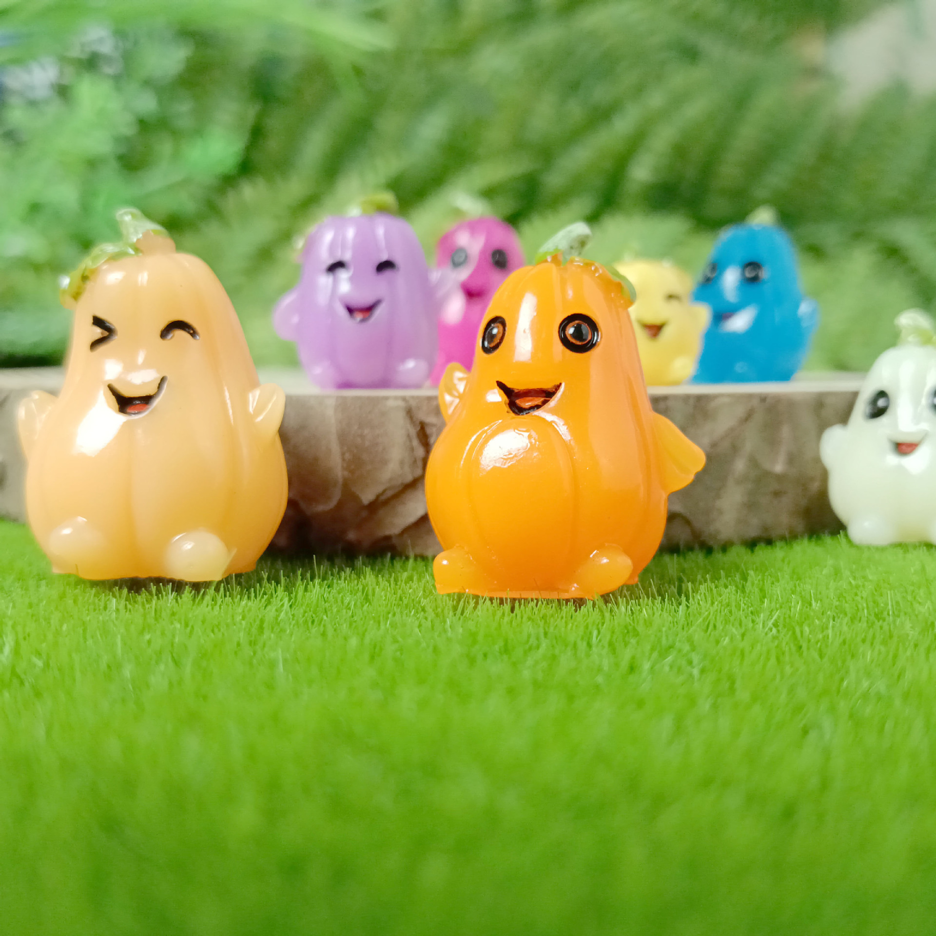 Linda decoración de muñeca de micro paisaje tema de Halloween resina de color mini accesorios de decoración de calabaza