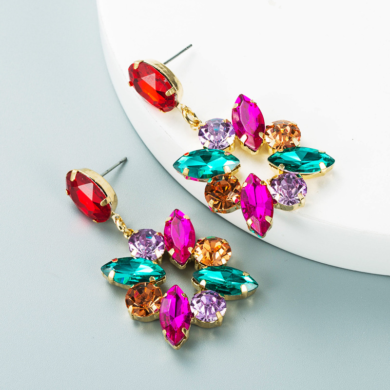 Alliage De Mode Diamant Couleur Strass Boucles D'oreilles Pleines De Diamants En Gros Nihaojewelry display picture 4