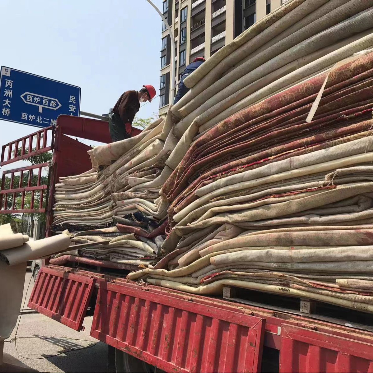 晋江批发二手地毯 车间仓库保护地板 工地地面保护地毯 厚度6毫米