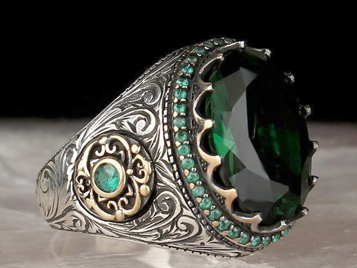 European And American Craftsman Diamond Emerald Green Zircon Ring Wholesale display picture 1